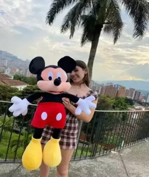 Peluche de Mickey Mouse Tamaño Mediano