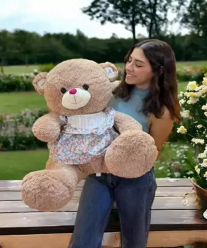 Peluche de Osita con Vestido Lila Sentada mediana